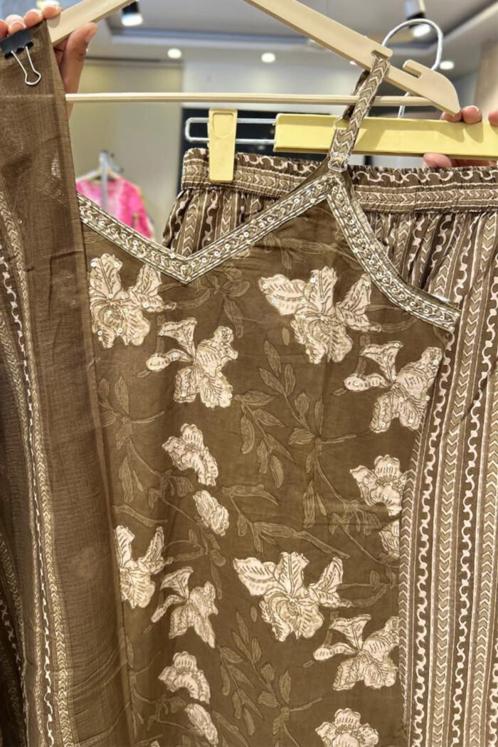 Premium Cotton Sleeveless Kurti Pent Set Collection - Image 4